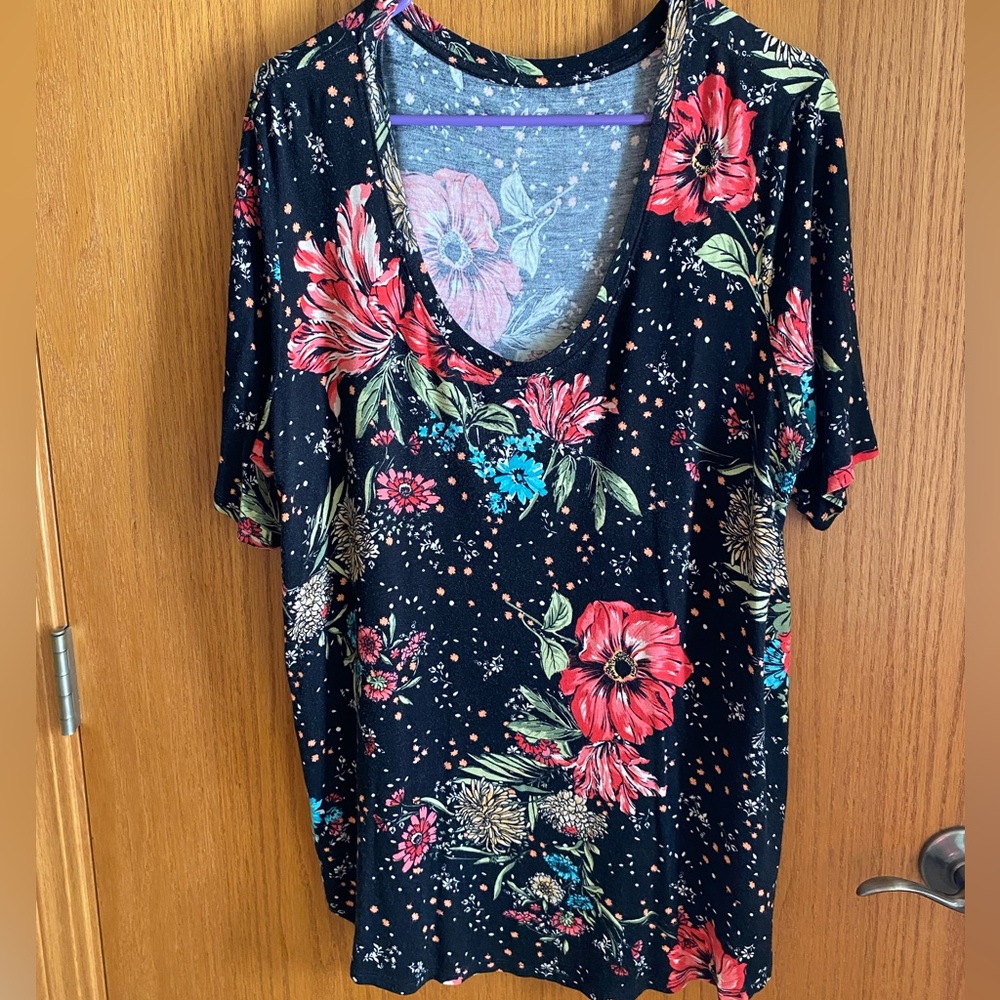 Maurices 24/7 Women’s Pull Over Short Sleeved Top